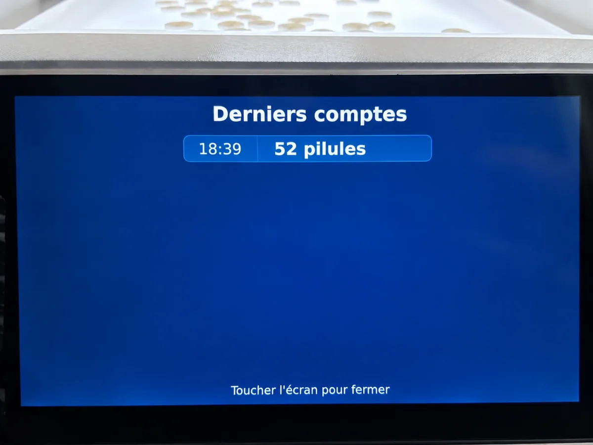 Écran Historique d'OptiCount affichant le dernier compte : 52 pilules à 18 h 39